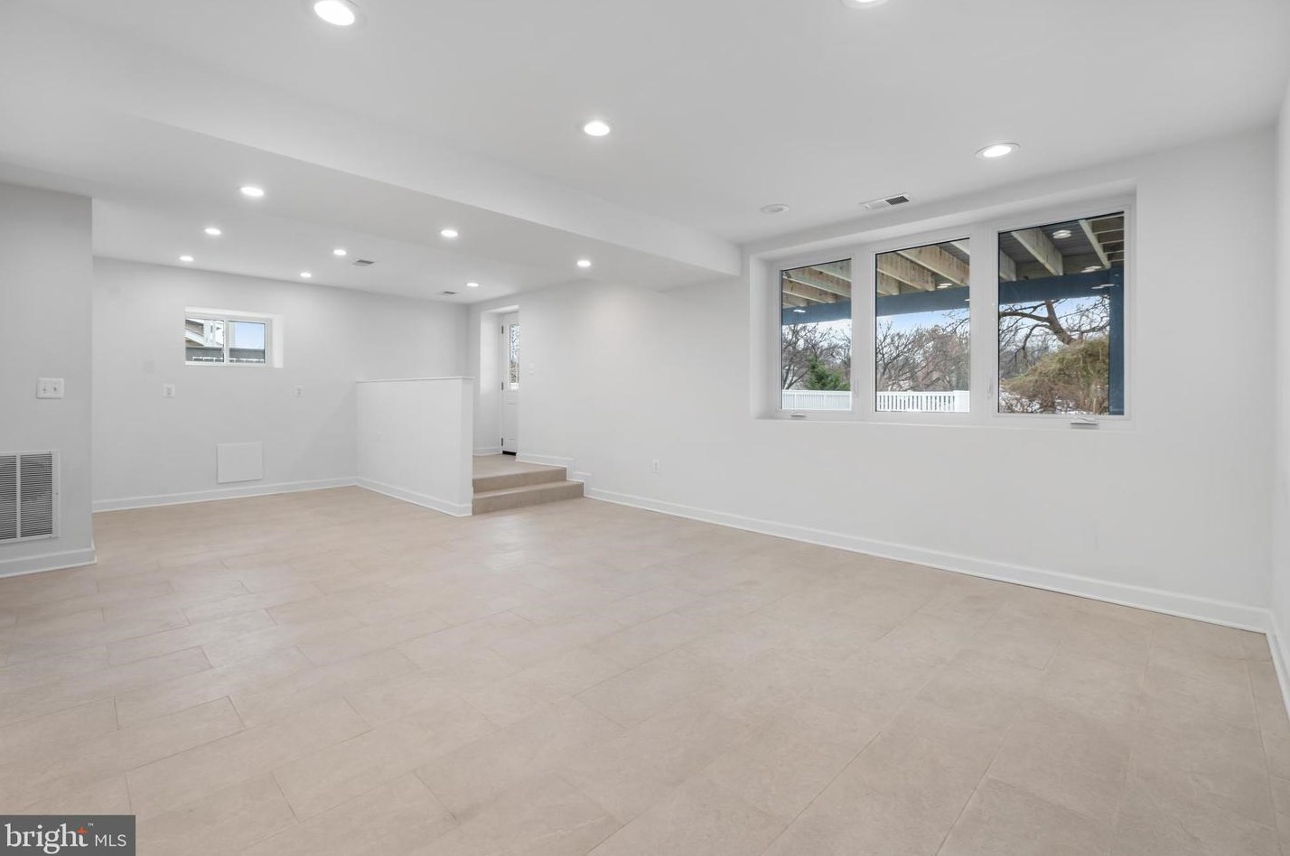 1437 Lawrence St, Washington DC 20017-2911 exterior