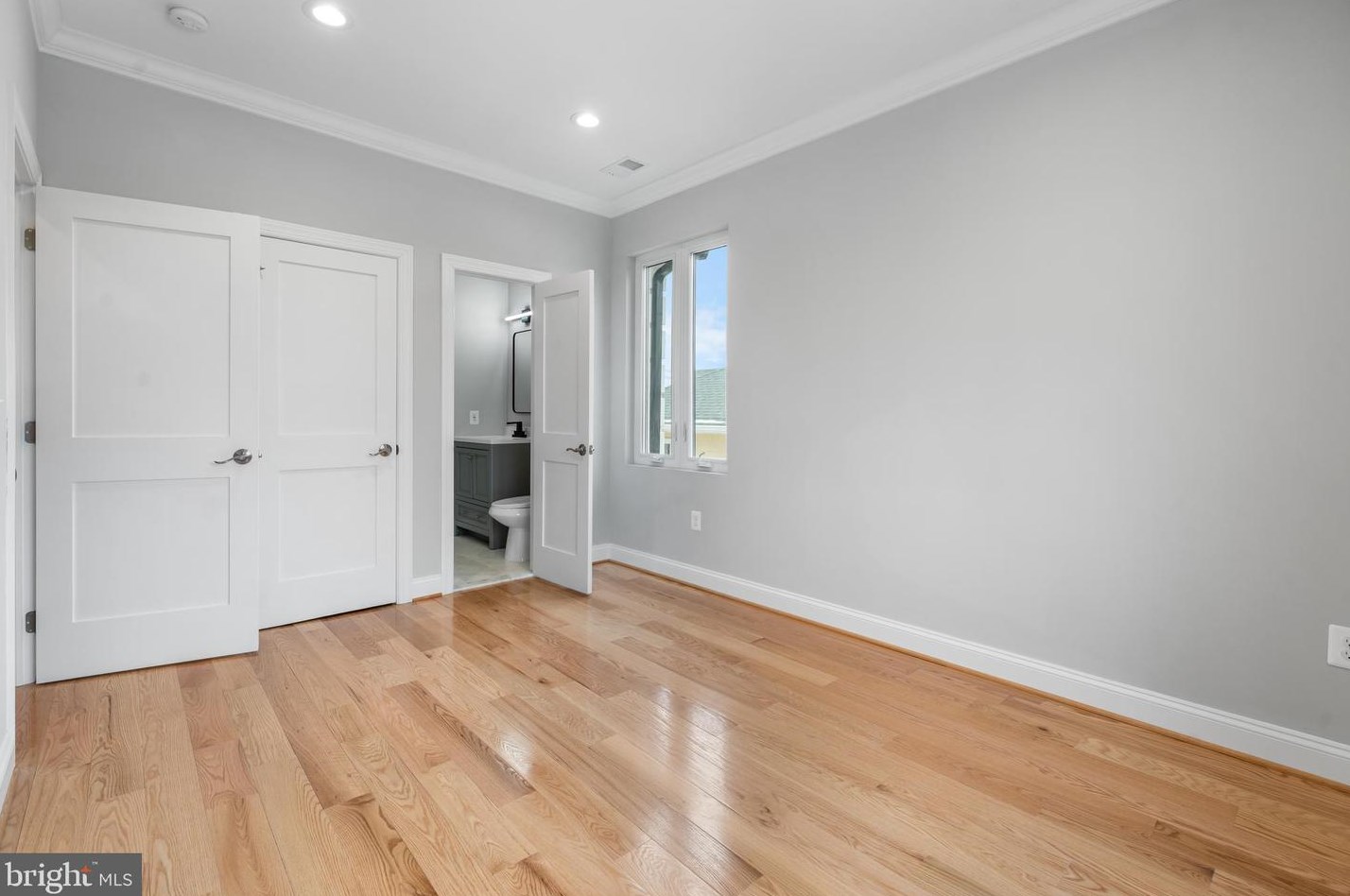 1437 Lawrence St, Washington DC 20017-2911 exterior