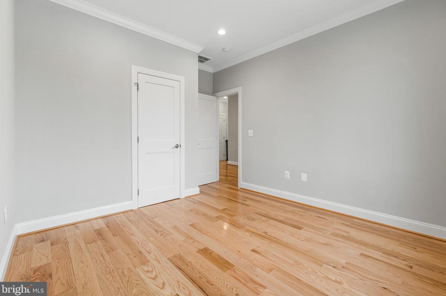 1437 Lawrence St, Washington DC 20017-2911 exterior