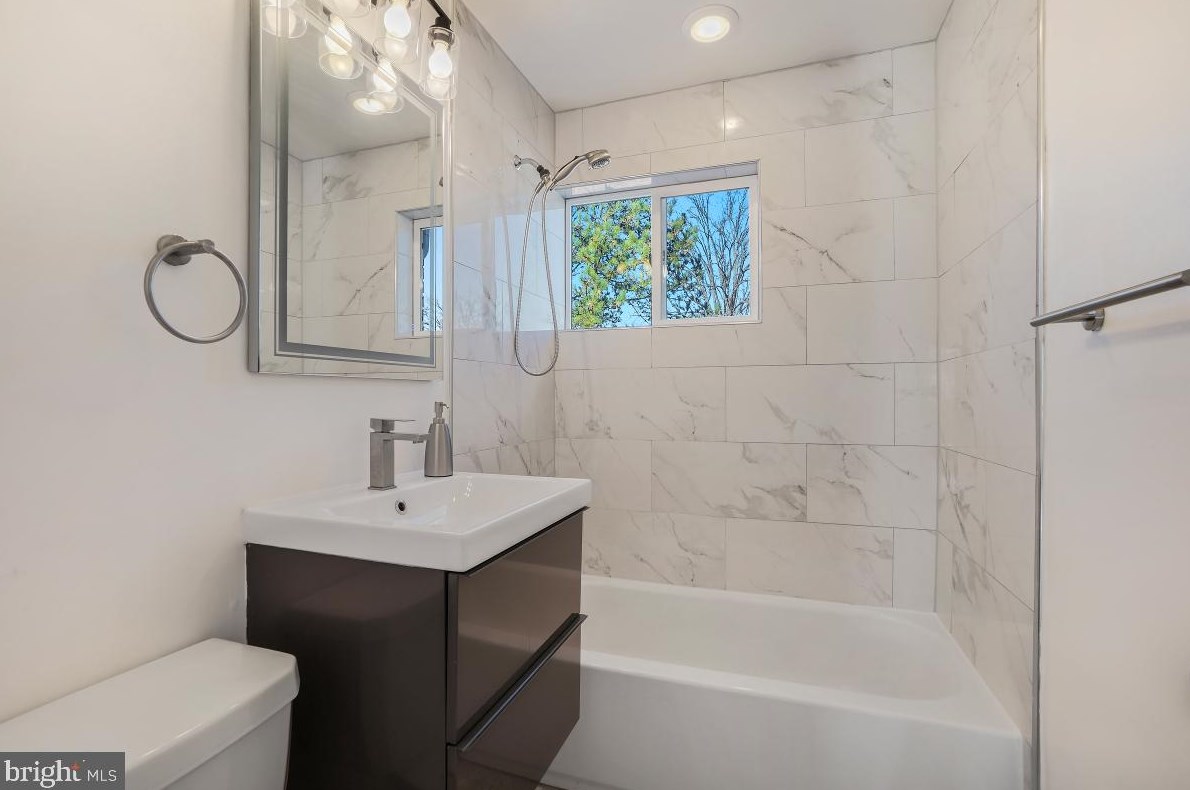 5125 Chillum Pl, Washington DC  20011-6415 exterior