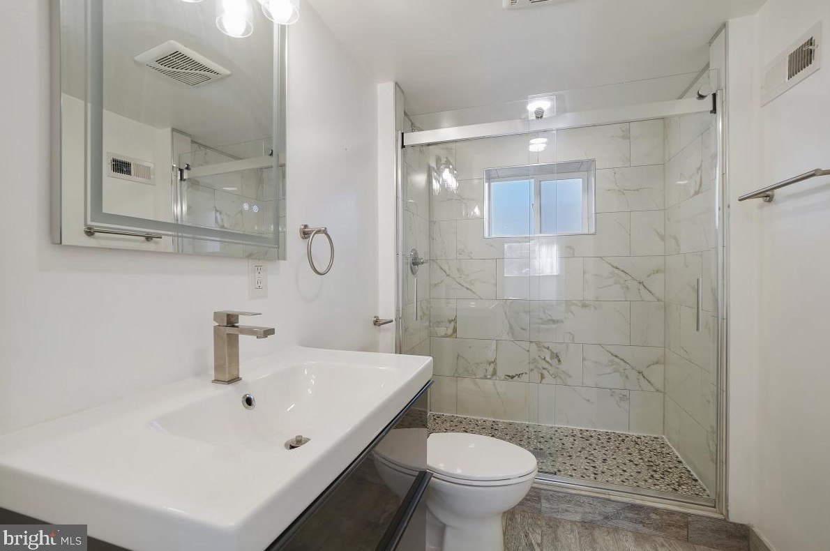 5125 Chillum Pl, Washington DC  20011-6415 exterior