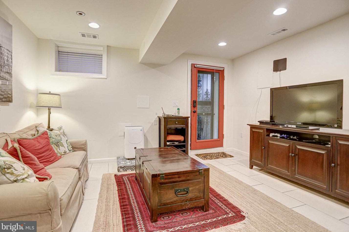 421 11 St, Washington DC 20002-6121 exterior