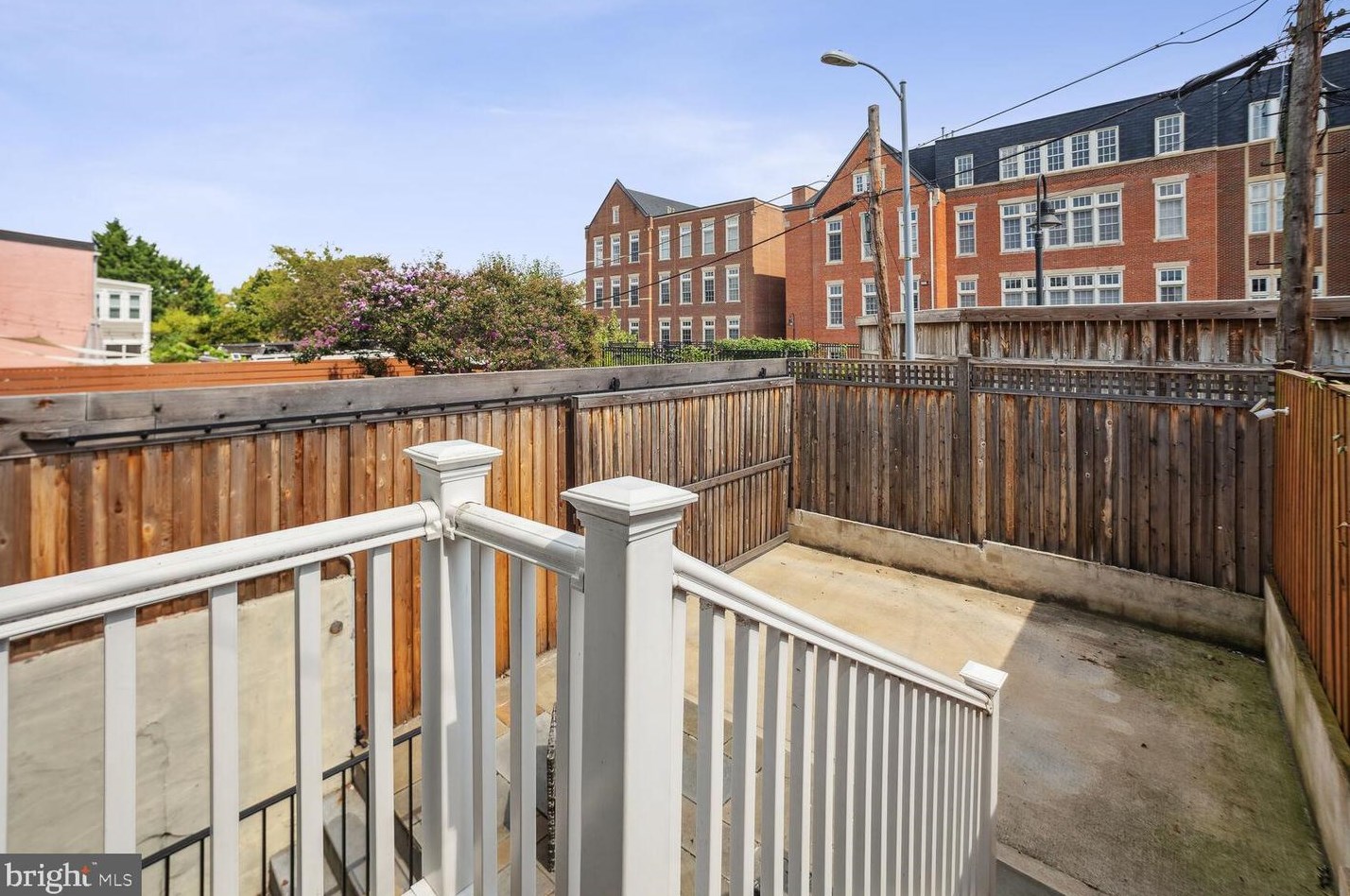 421 11 St, Washington DC 20002-6121 exterior