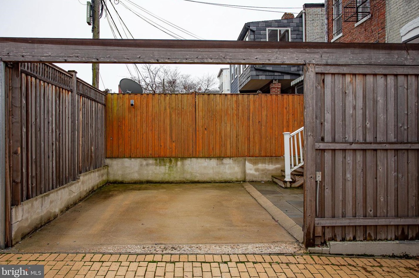 421 11 St, Washington DC 20002-6121 exterior