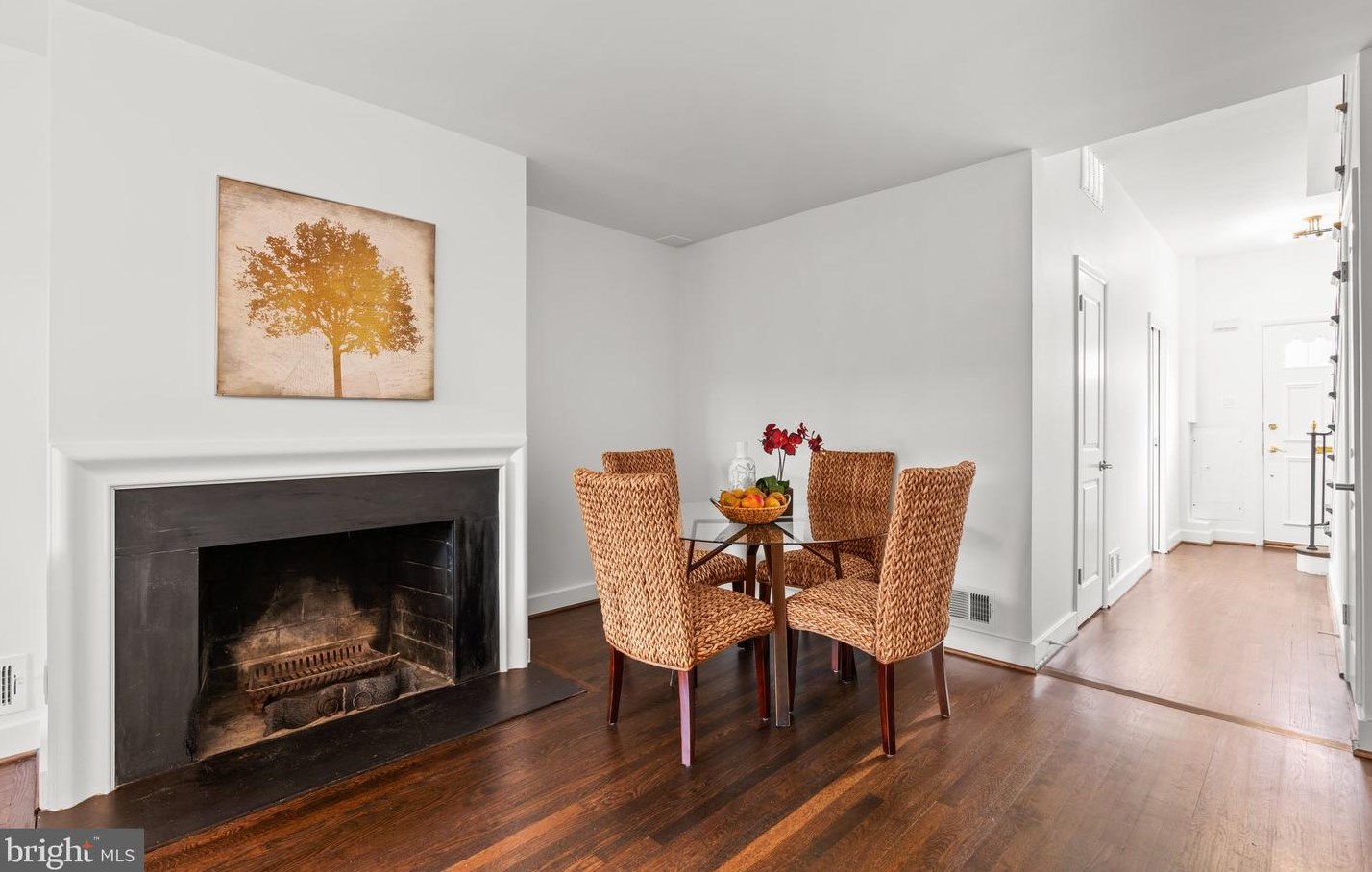 114 Duddington Pl, Washington DC  20003-2609 exterior