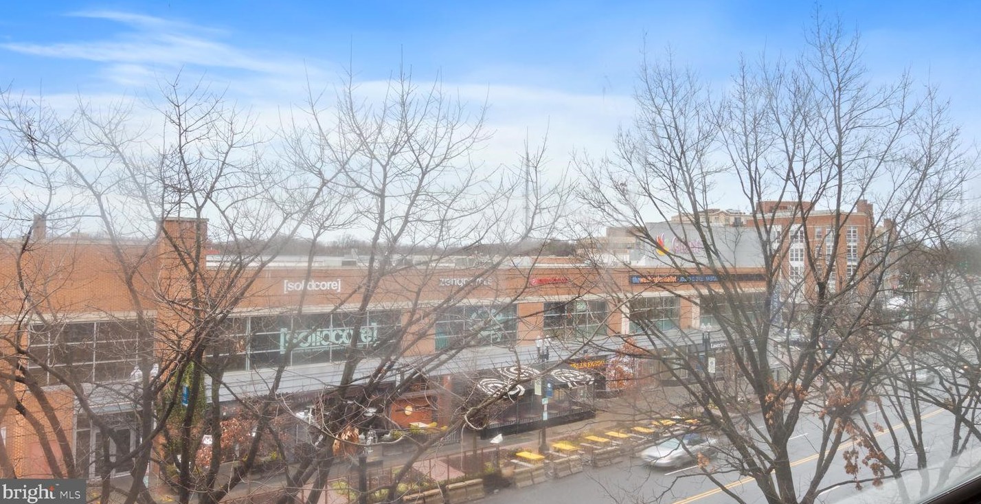 3315 Wisconsin Ave, Washington DC  20016-3800 exterior