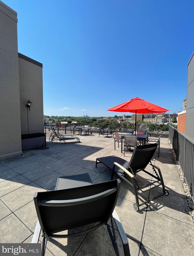 2130 N St, Washington DC  20037-3004 exterior