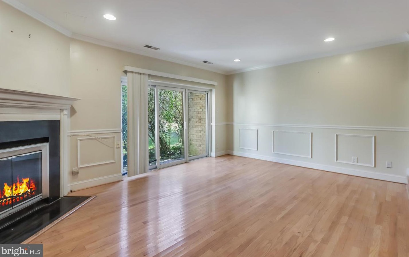 3111 Hawthorne Dr, Washington DC 20017-1040 exterior