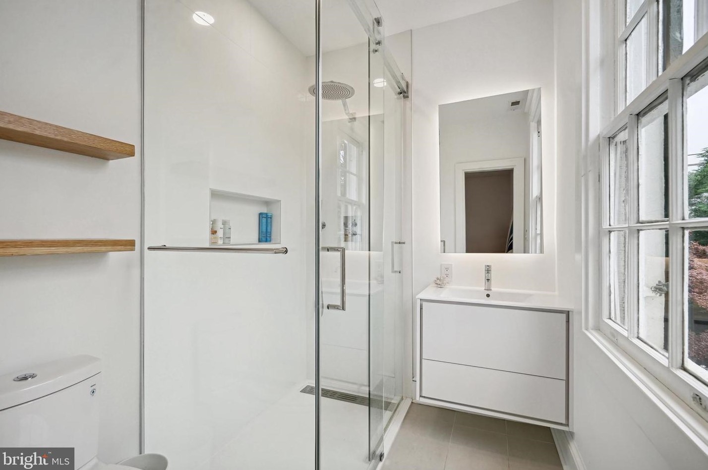 3203 Cleveland Ave, Washington DC 20008-3401 exterior