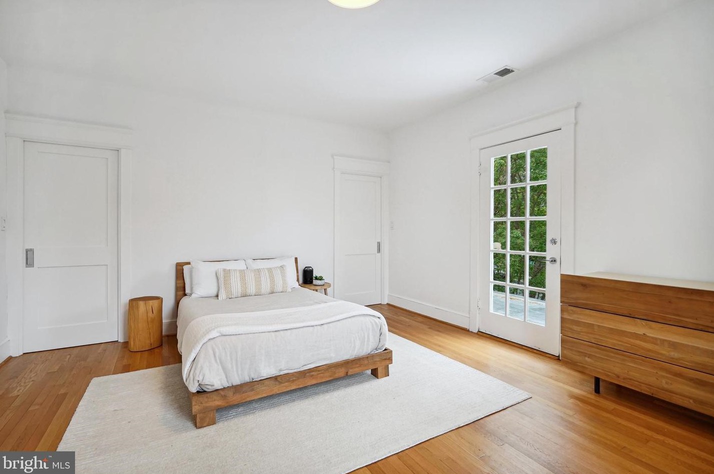 3203 Cleveland Ave, Washington DC 20008-3401 exterior