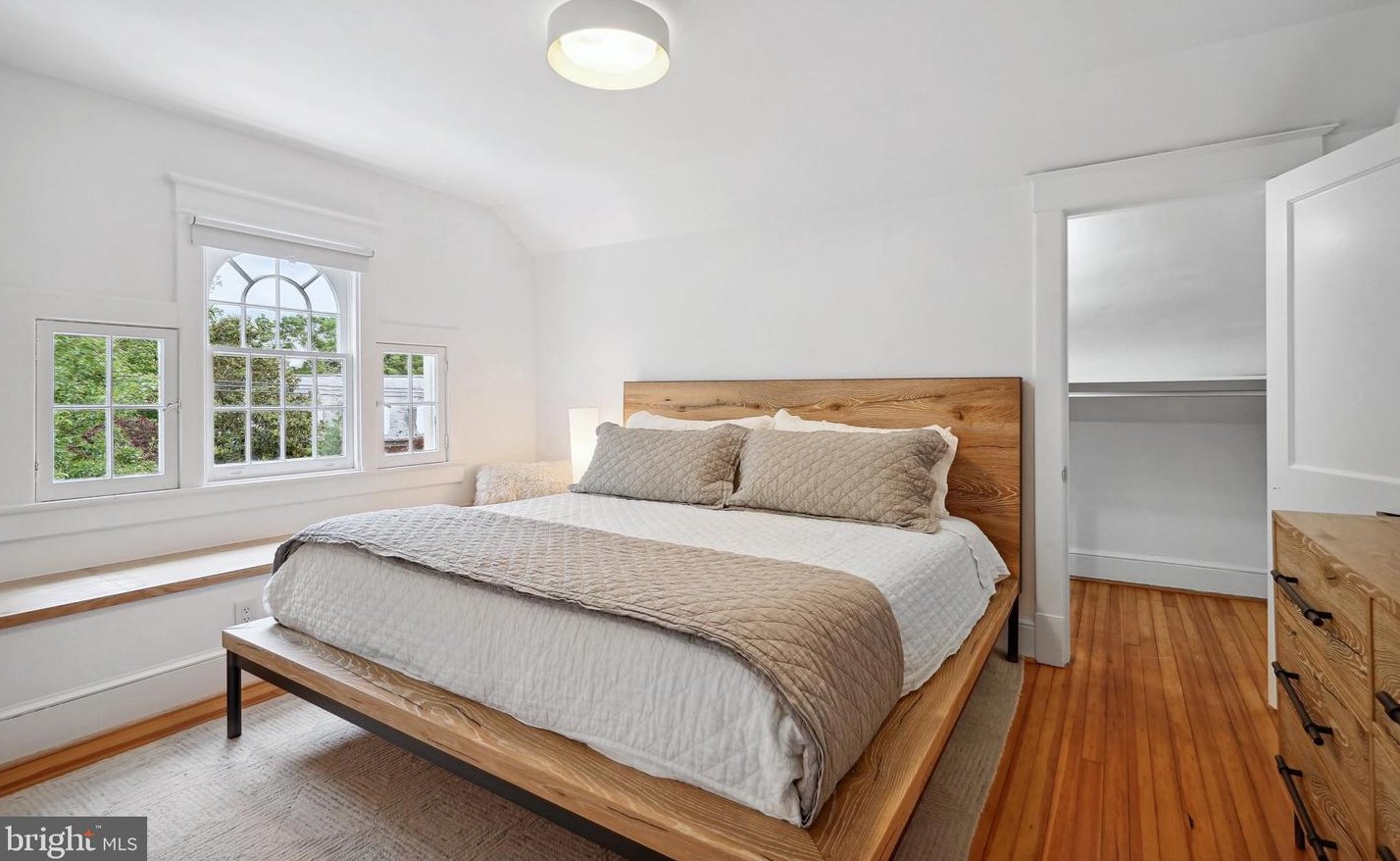 3203 Cleveland Ave, Washington DC 20008-3401 exterior