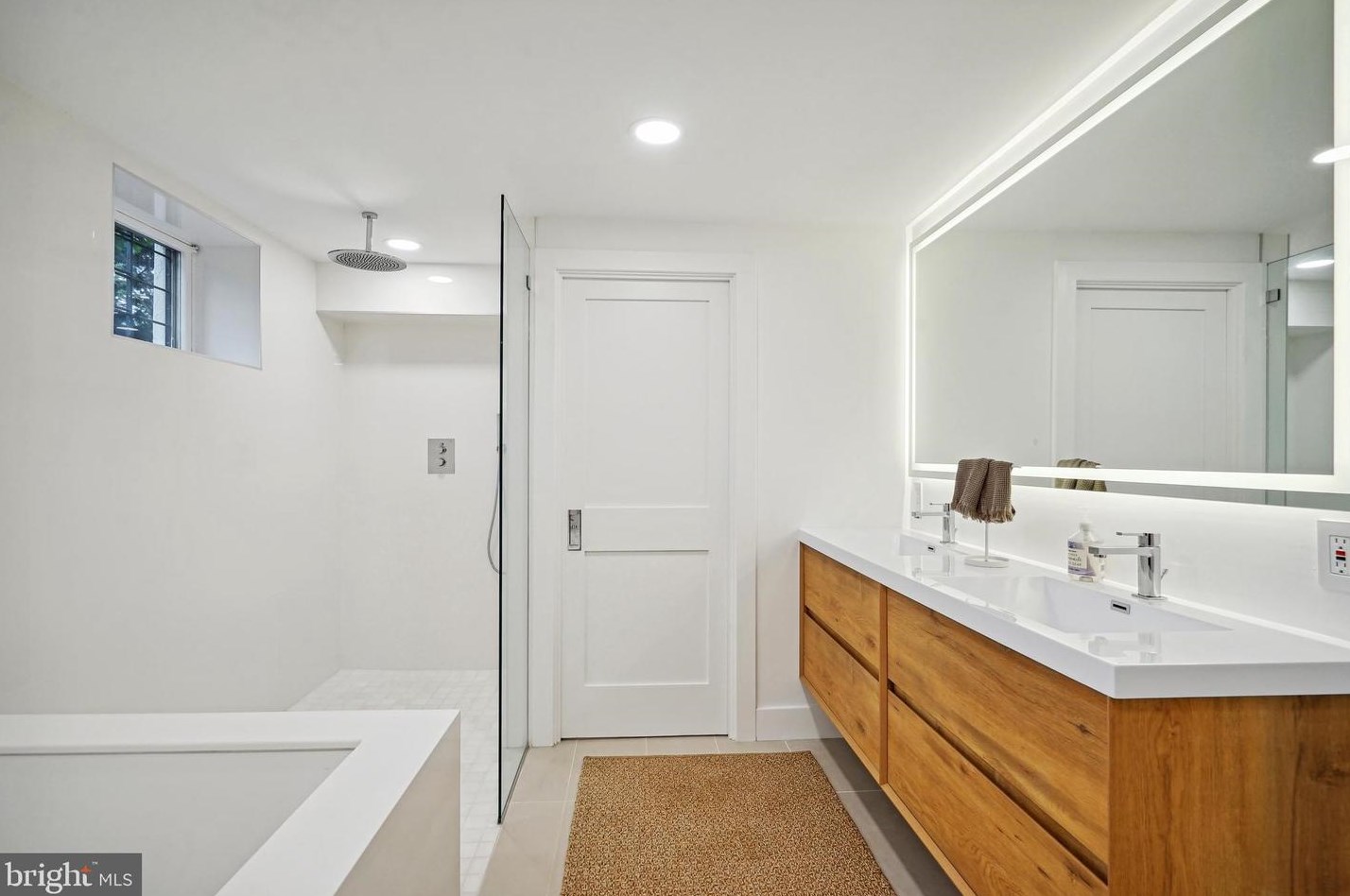 3203 Cleveland Ave, Washington DC 20008-3401 exterior