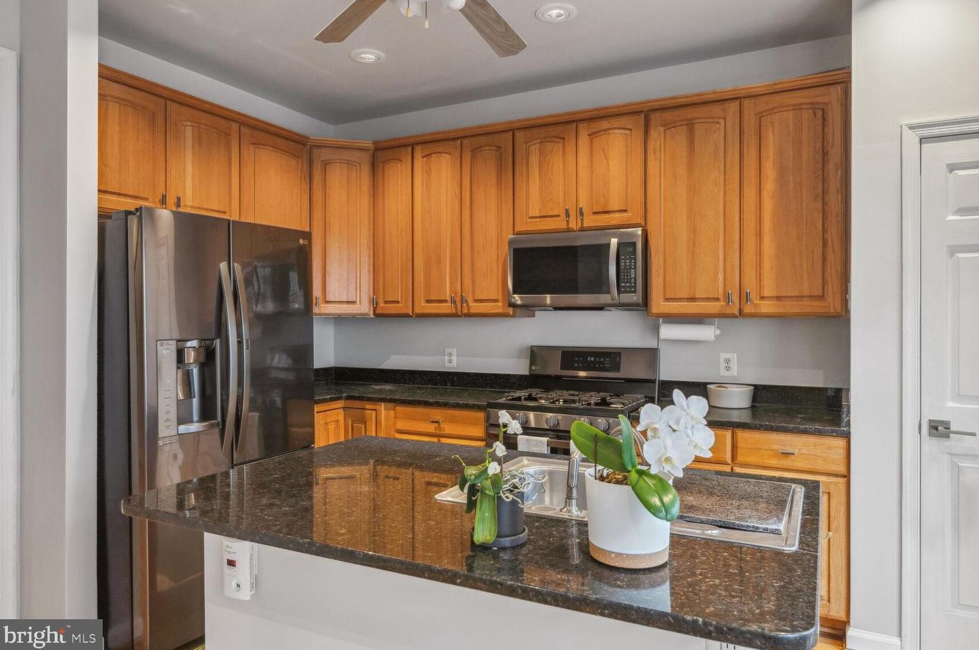 714 Capitol Square Pl, Washington DC 20024-2414 exterior