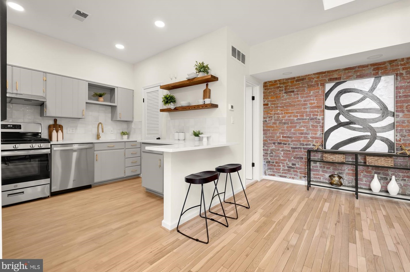 631 Pickford Pl, Washington DC 20002-5333 exterior