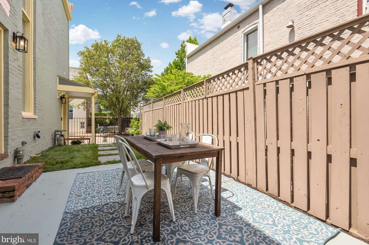 631 Pickford Pl, Washington DC 20002-5333 exterior