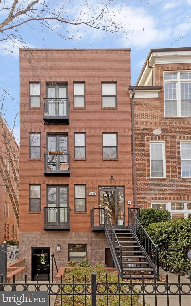 2122 11th St, Washington DC 20001-4016 exterior