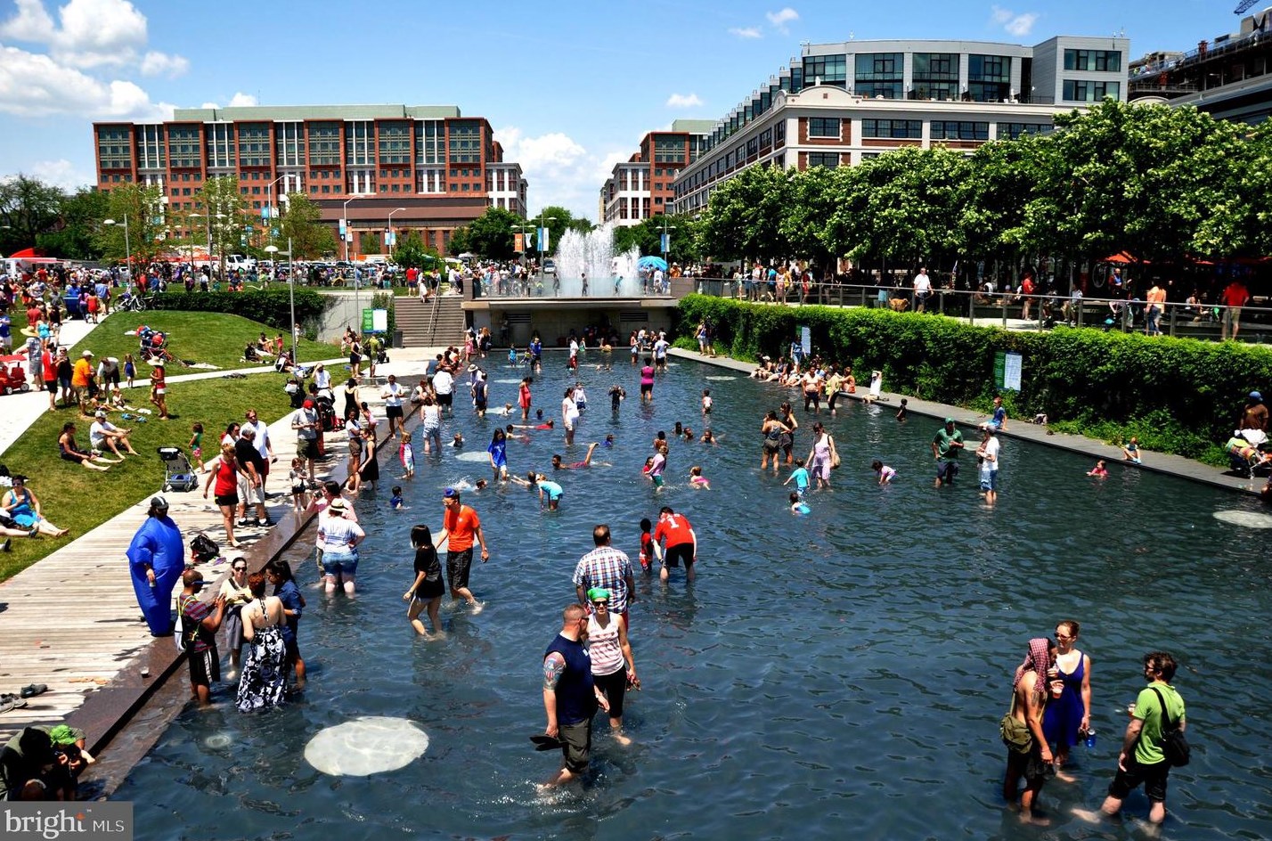 1025 1st St, Washington DC  20001-2283 exterior