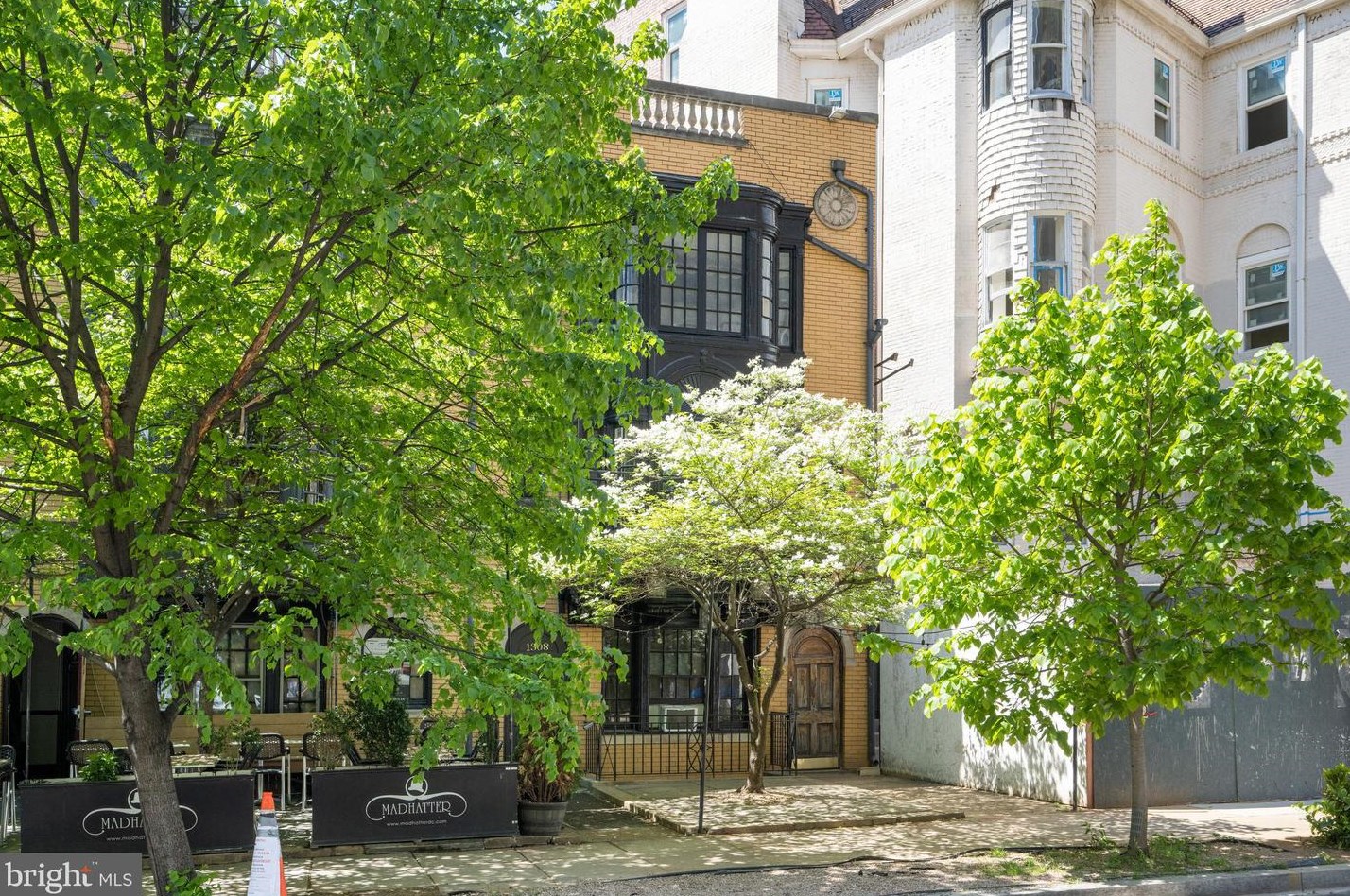 1308 18th St, Washington DC  20036-1803 exterior