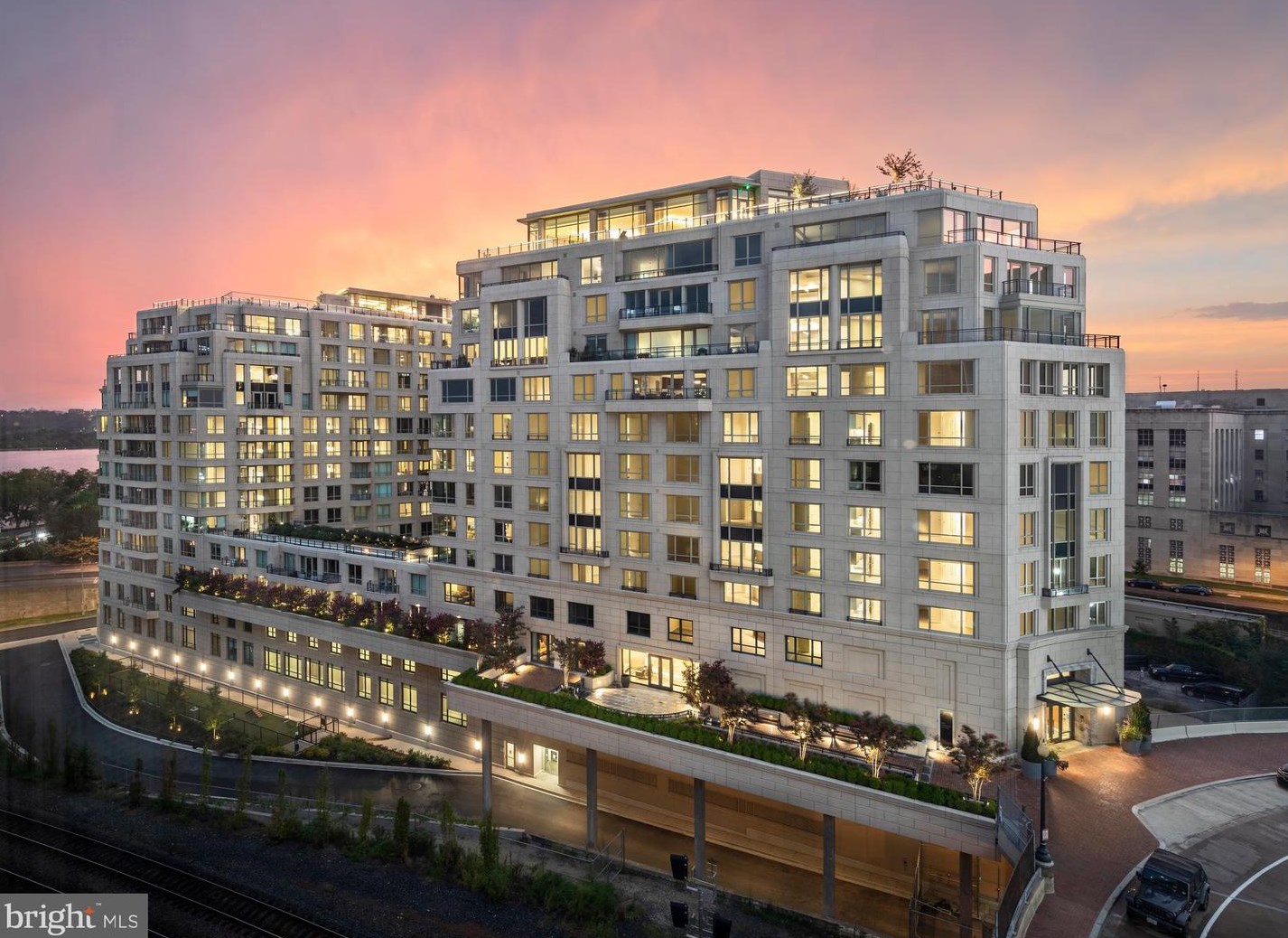 1331 Maryland Ave, Washington DC  20024 exterior