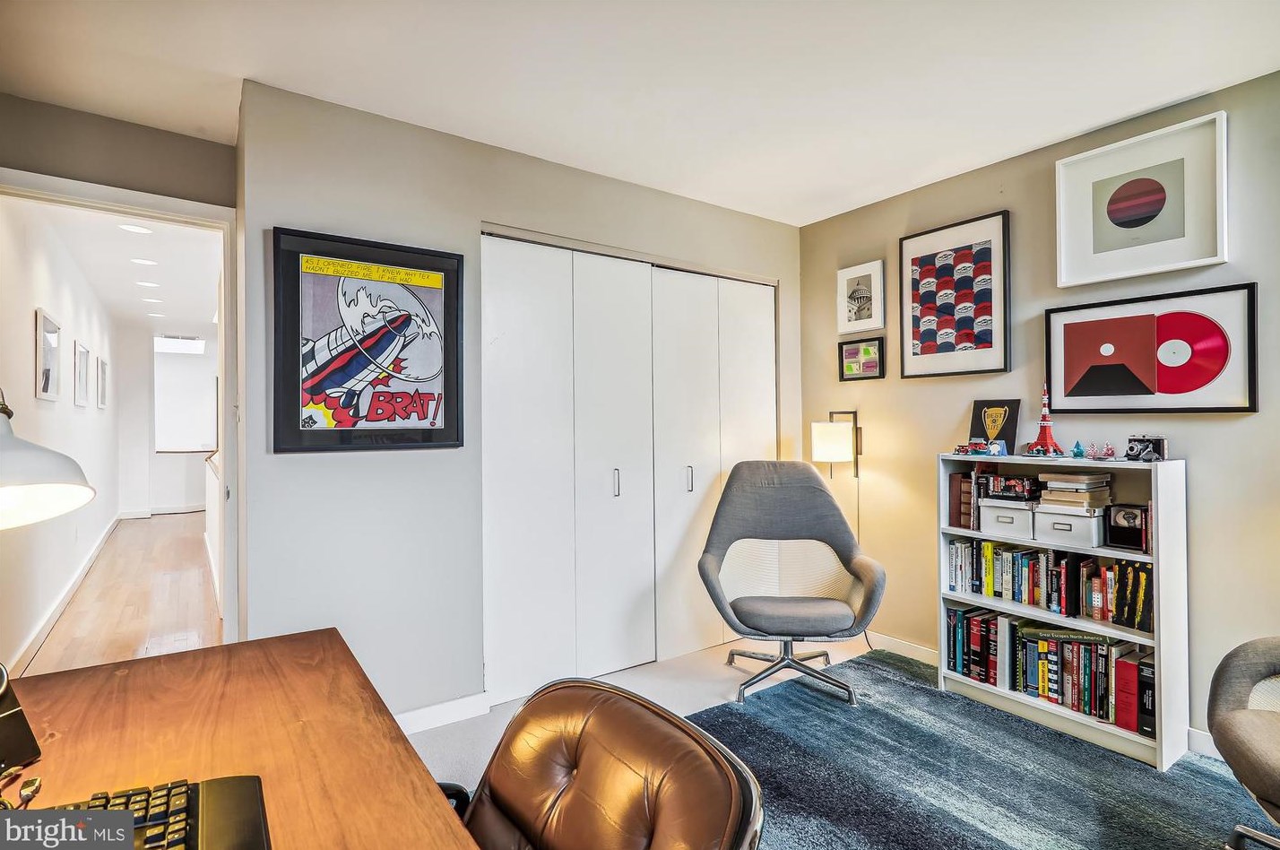 125 12th St, Washington DC  20003-1420 exterior