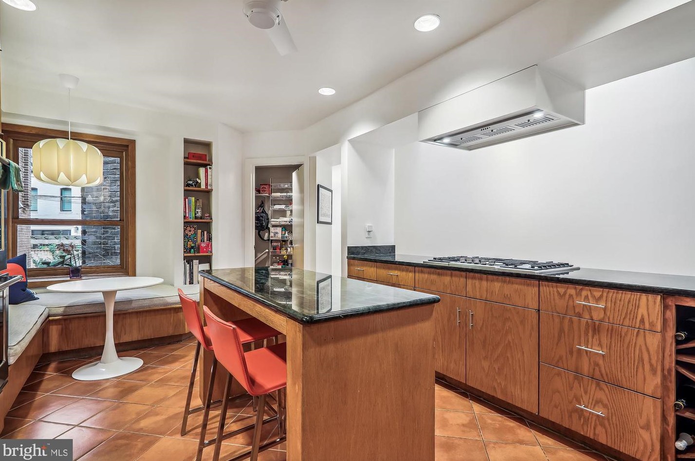 125 12th St, Washington DC  20003-1420 exterior