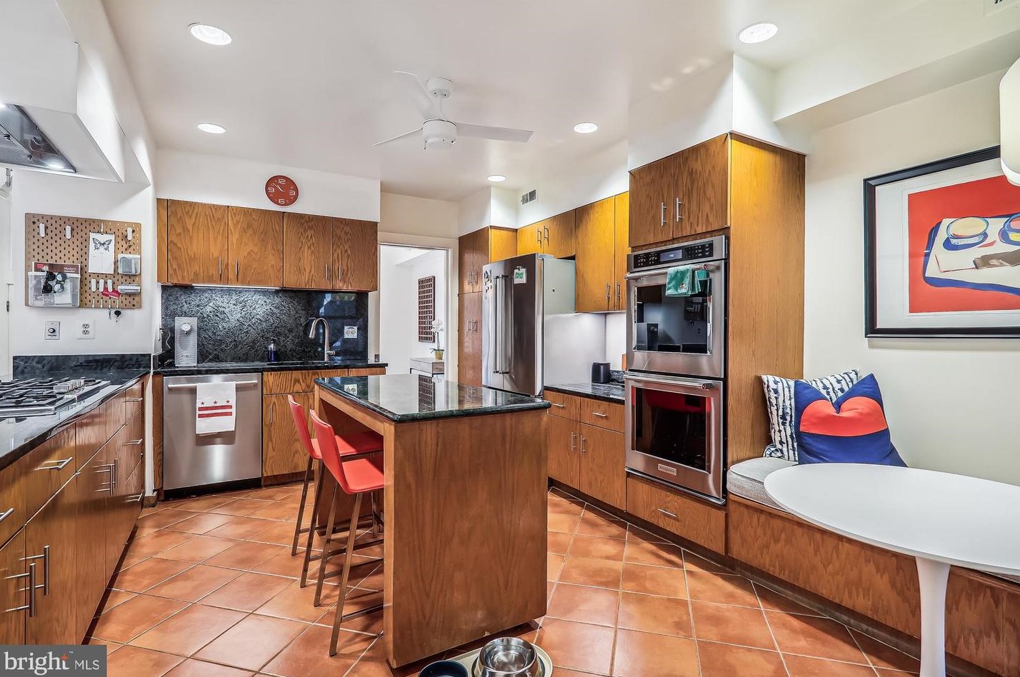 125 12th St, Washington DC  20003-1420 exterior