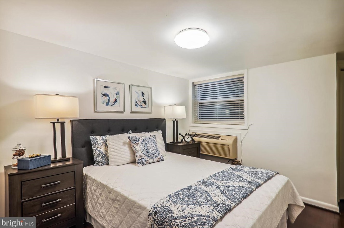 125 12th St, Washington DC  20003-1420 exterior