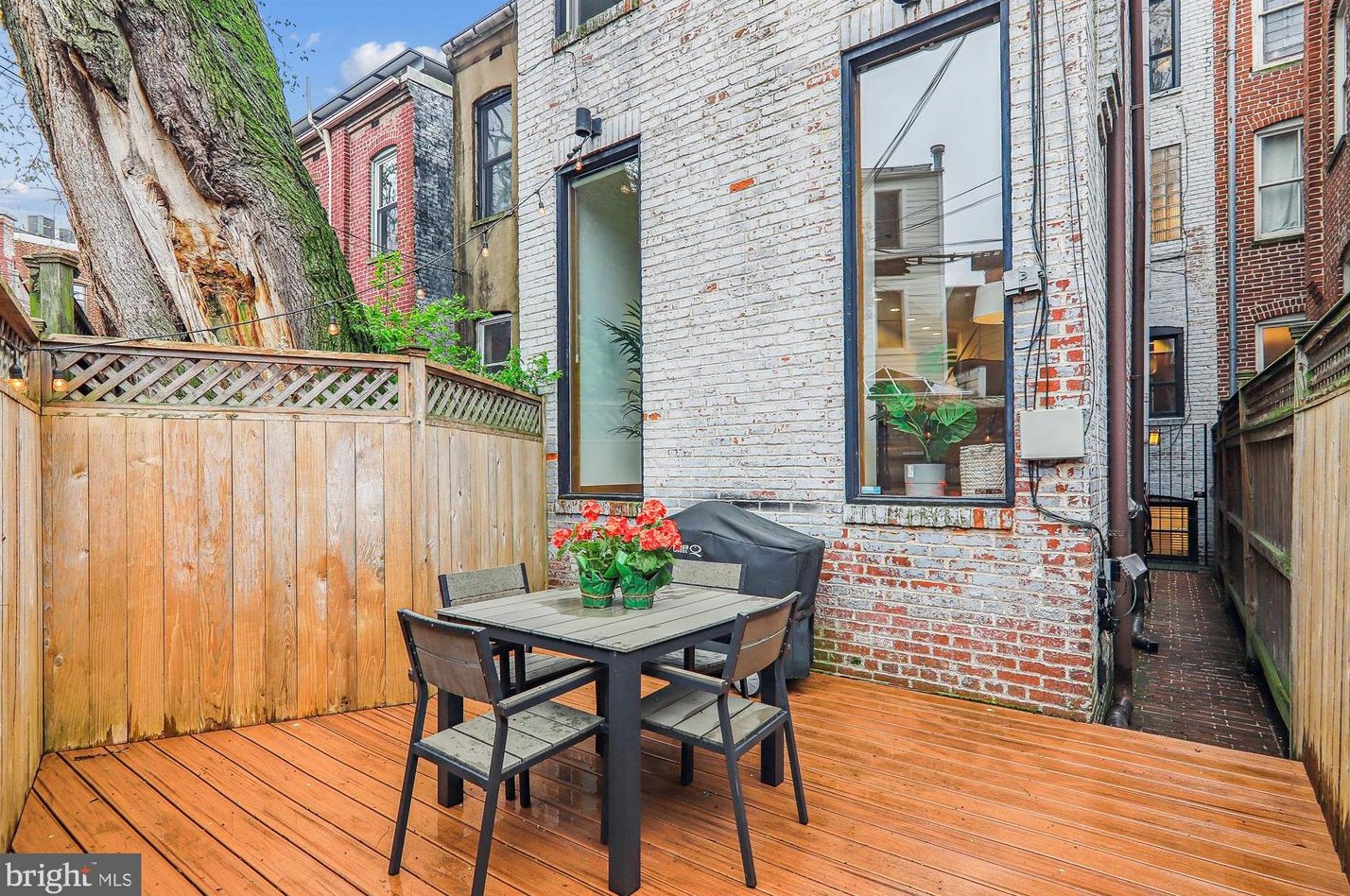 125 12th St, Washington DC  20003-1420 exterior