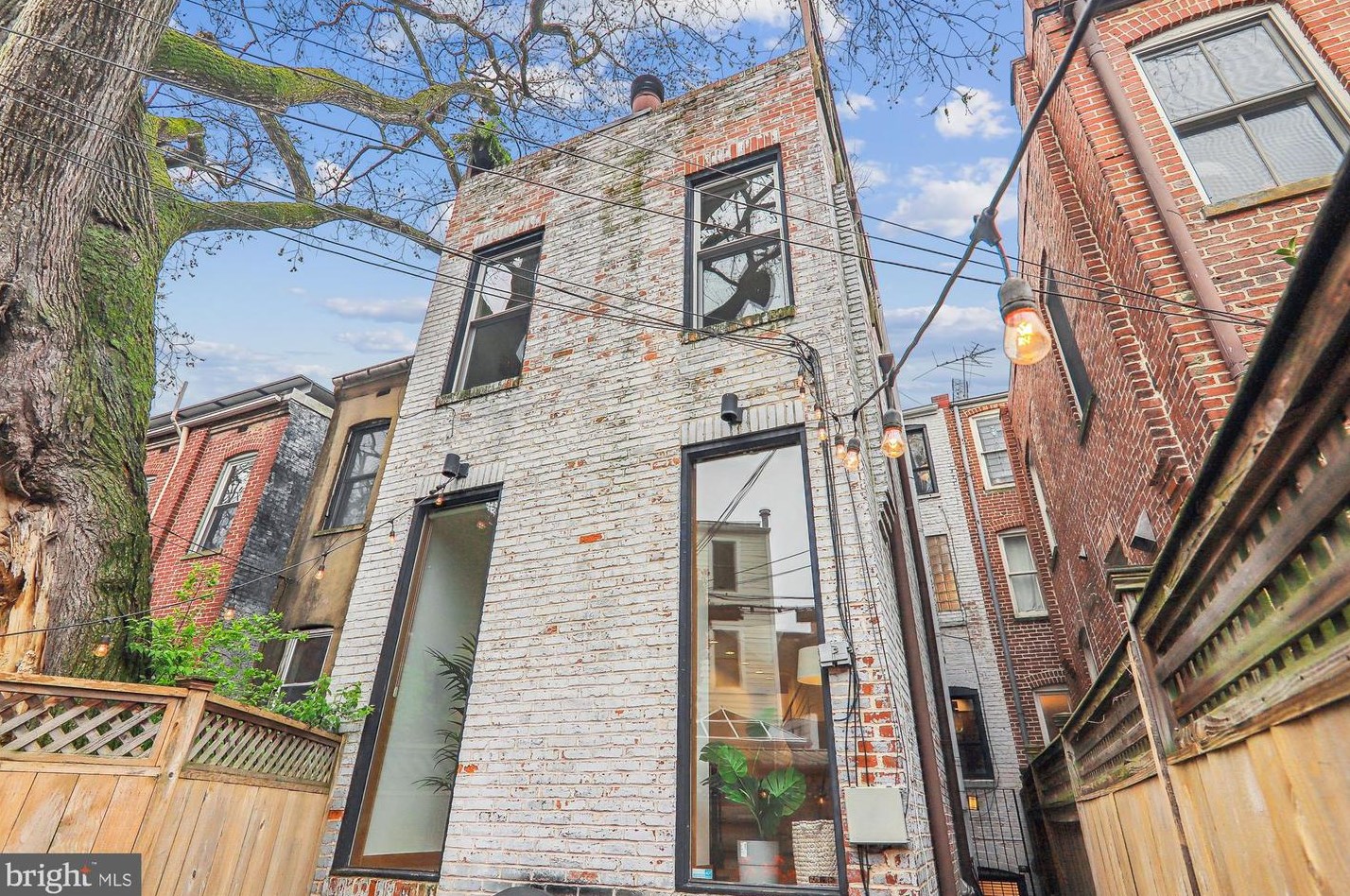 125 12th St, Washington DC  20003-1420 exterior