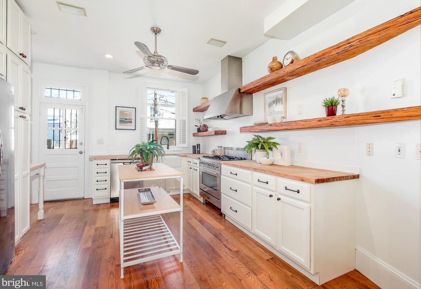 151 Thomas St, Washington DC  20001-1636 exterior