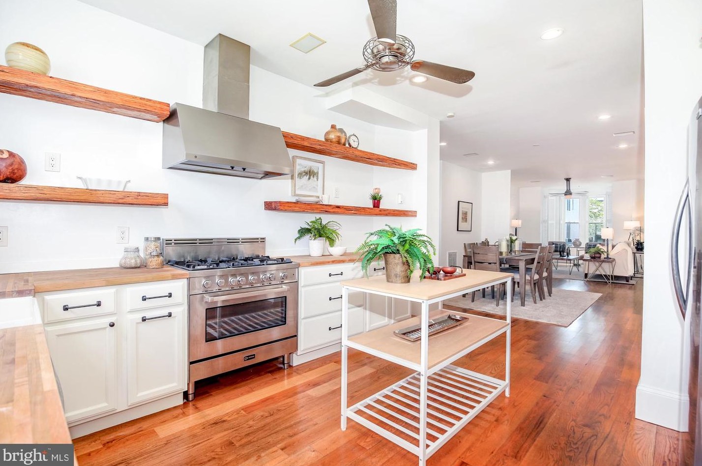 151 Thomas St, Washington DC  20001-1636 exterior