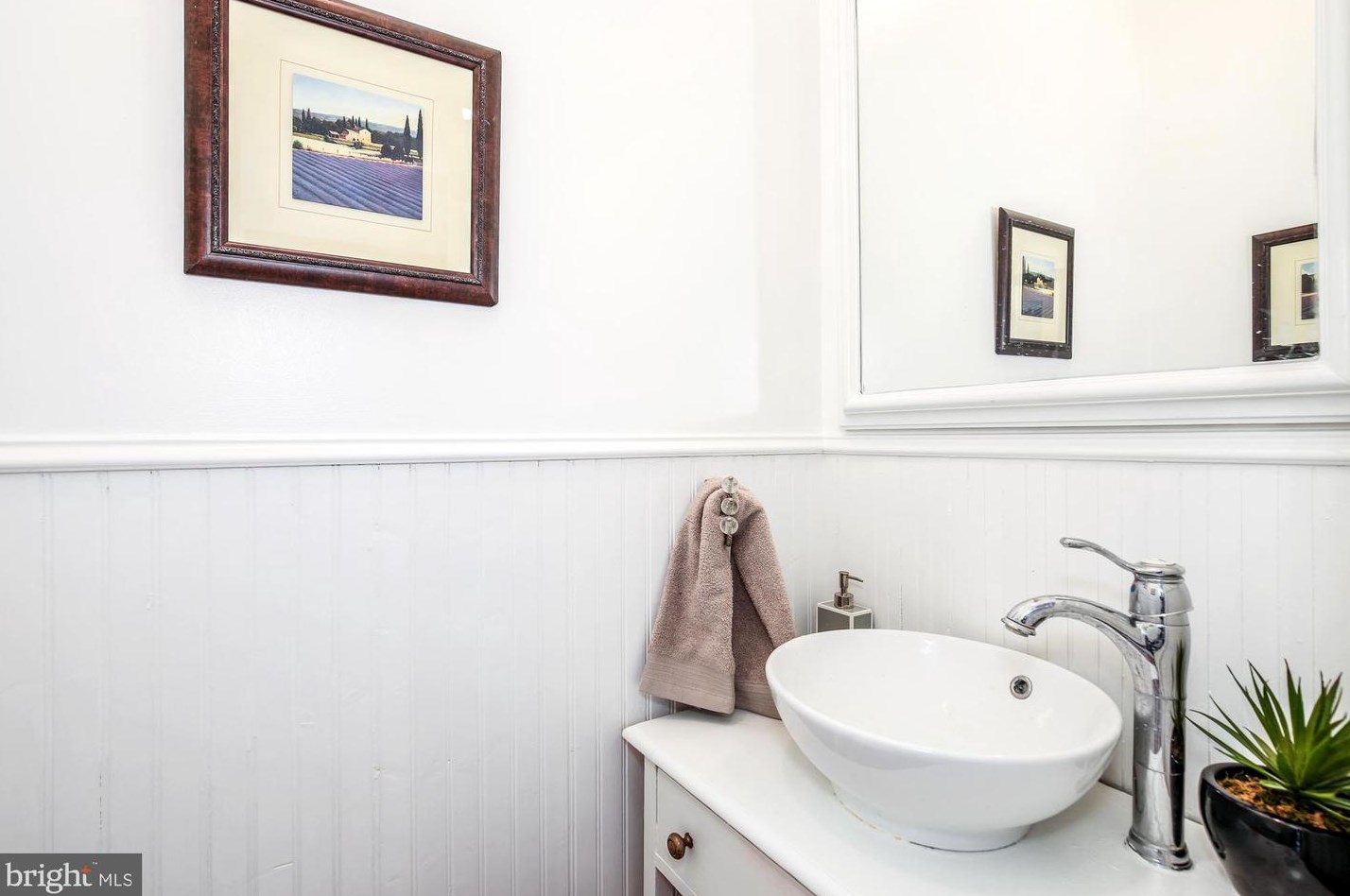 151 Thomas St, Washington DC  20001-1636 exterior