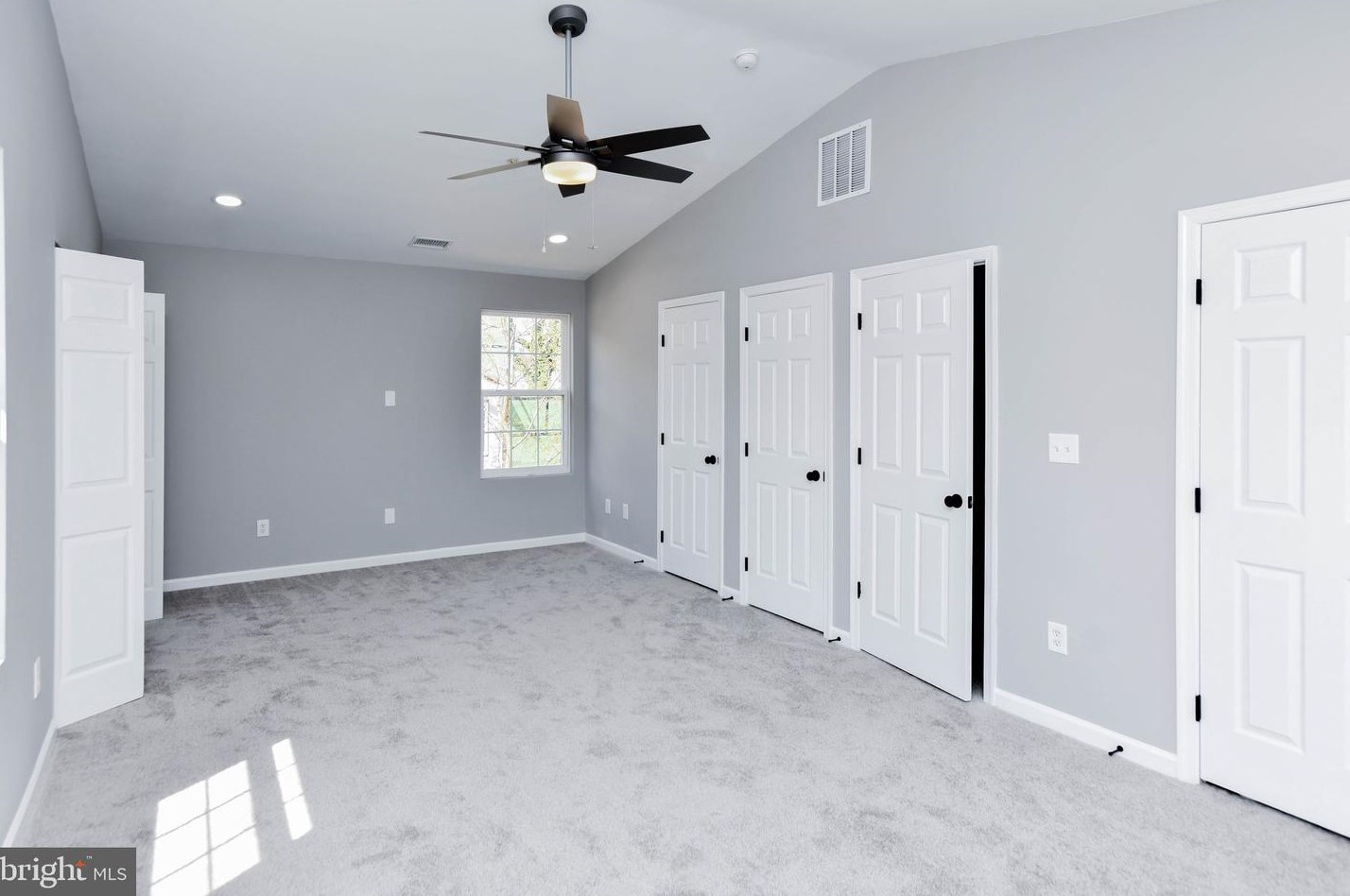 5220 Astor Pl, Washington DC  20019-6447 exterior