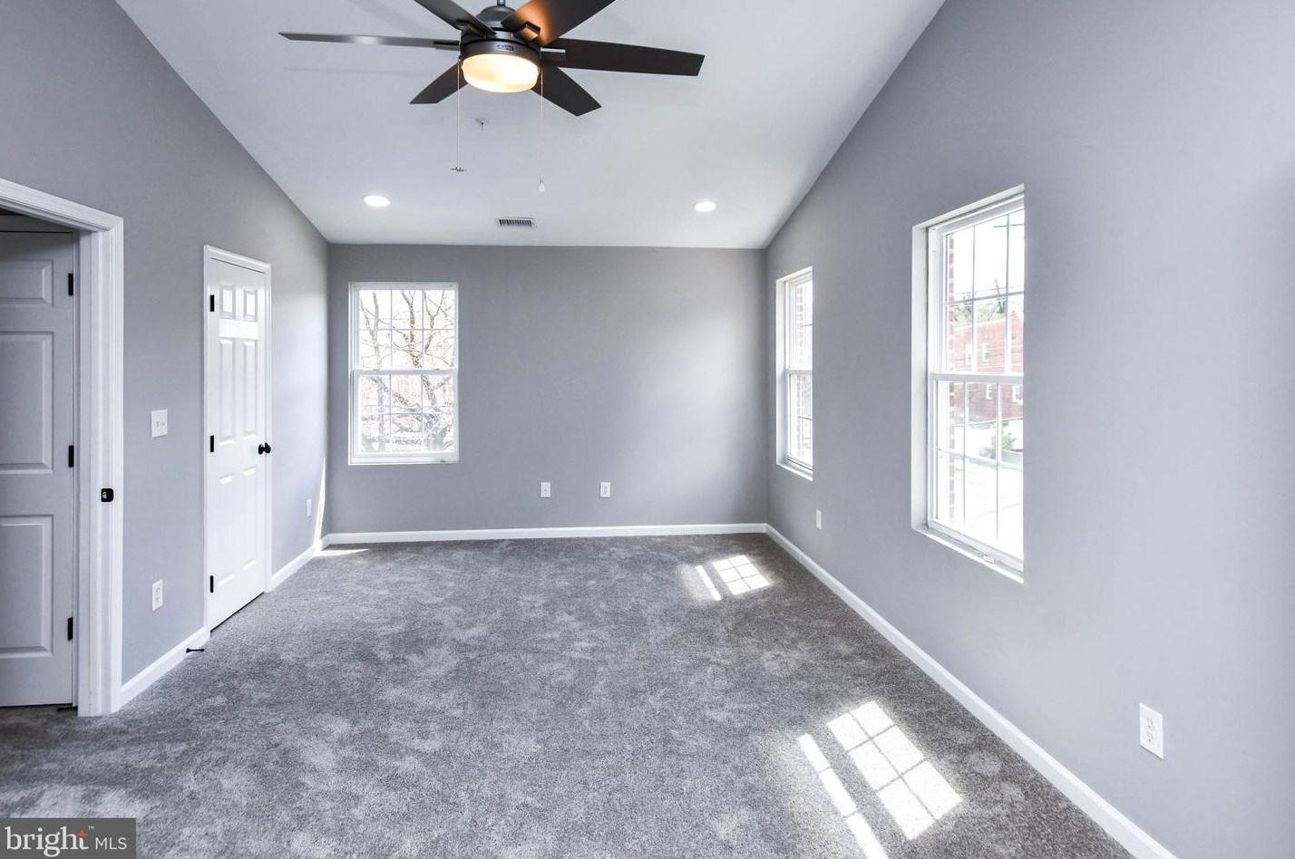 5220 Astor Pl, Washington DC  20019-6447 exterior