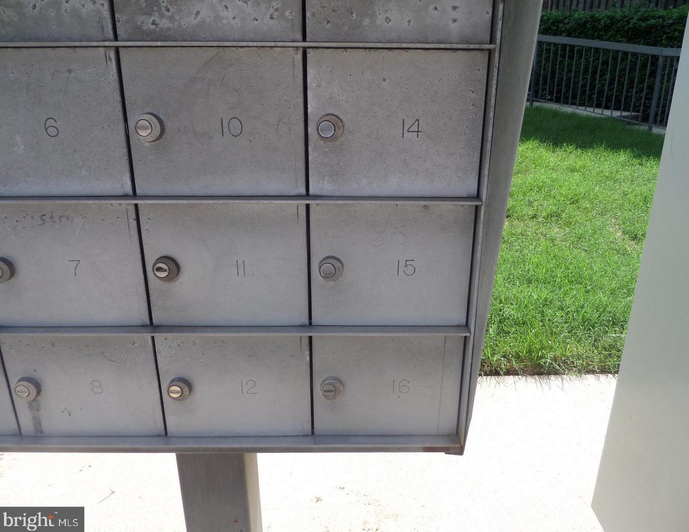 87 Hawthorne Ct, Washington DC  20017-1045 exterior