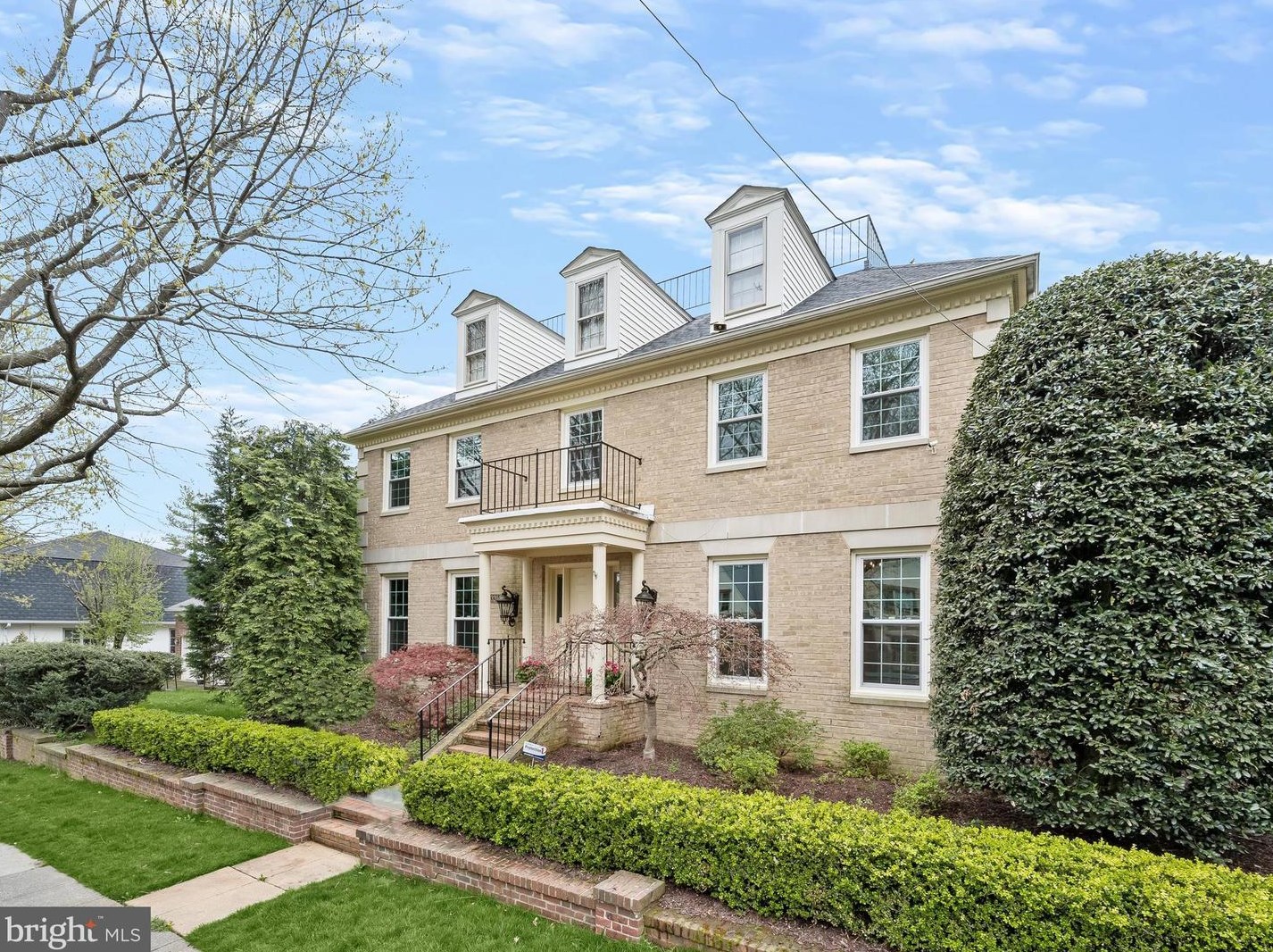 3204 Ellicott St, Washington DC  20008-2059 exterior