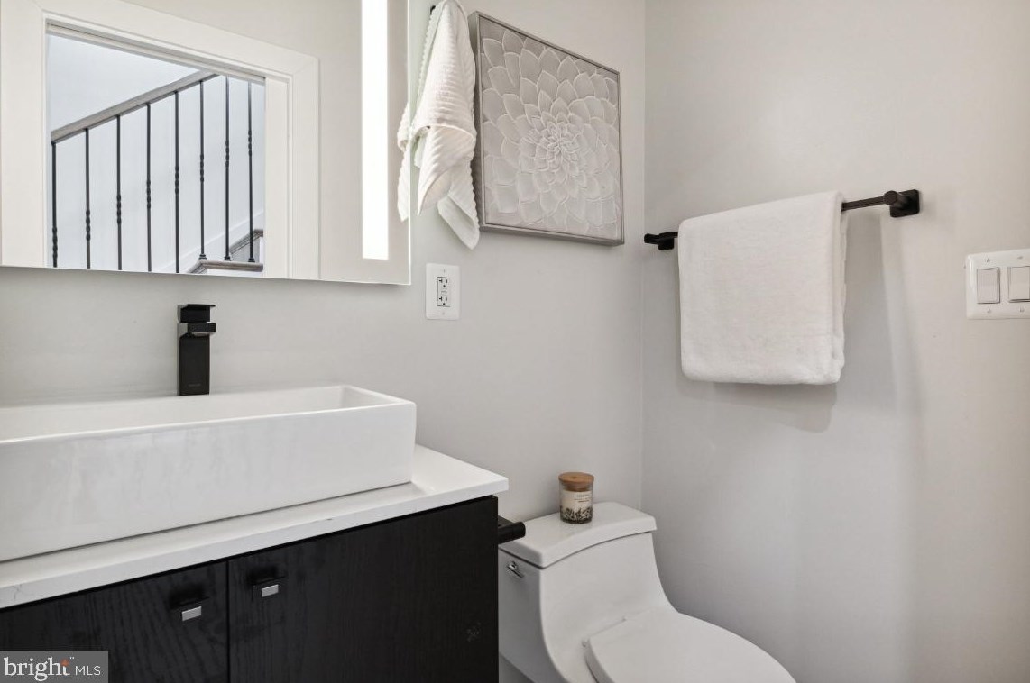 1416 A St, Washington DC  20003-1523 exterior