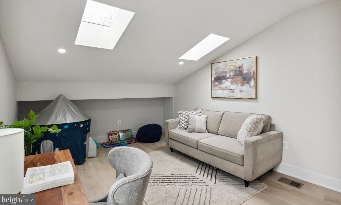 1416 A St, Washington DC  20003-1523 exterior