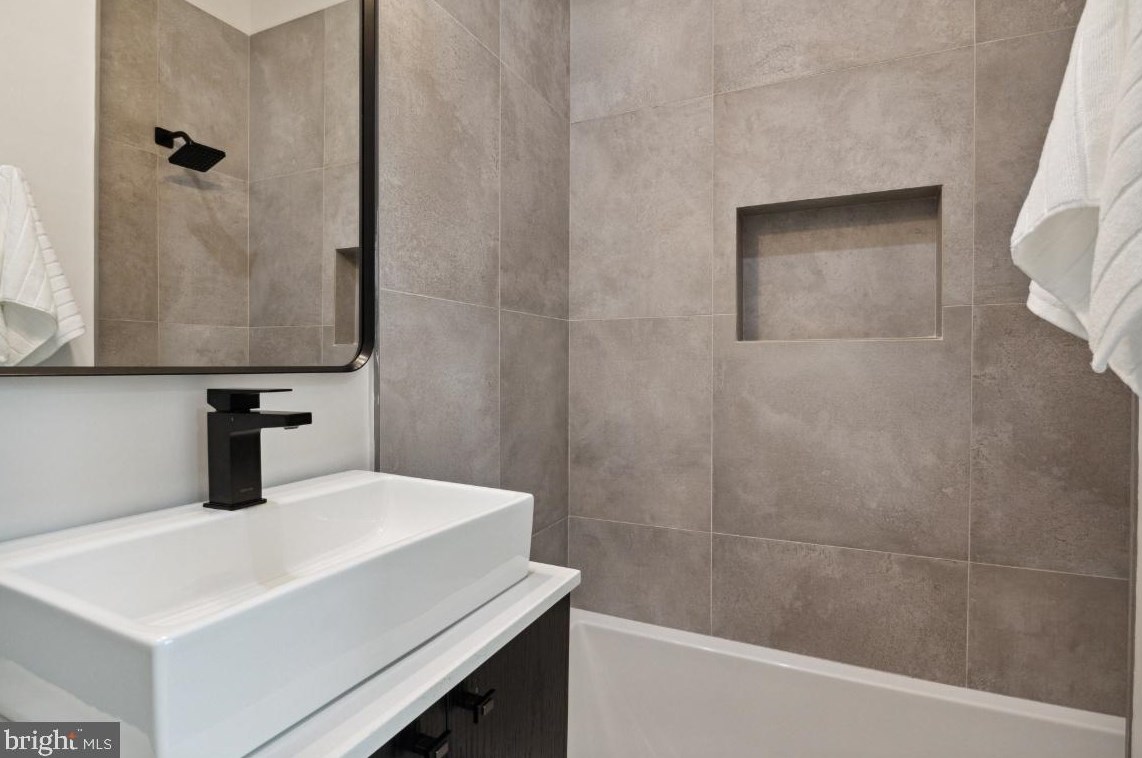 1416 A St, Washington DC  20003-1523 exterior