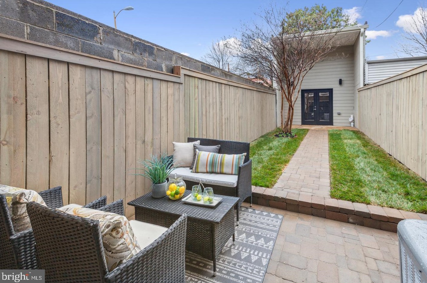 1416 A St, Washington DC  20003-1523 exterior