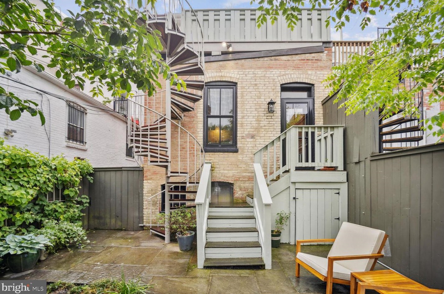 1849 Mintwood Pl, Washington DC 20009-1984 exterior