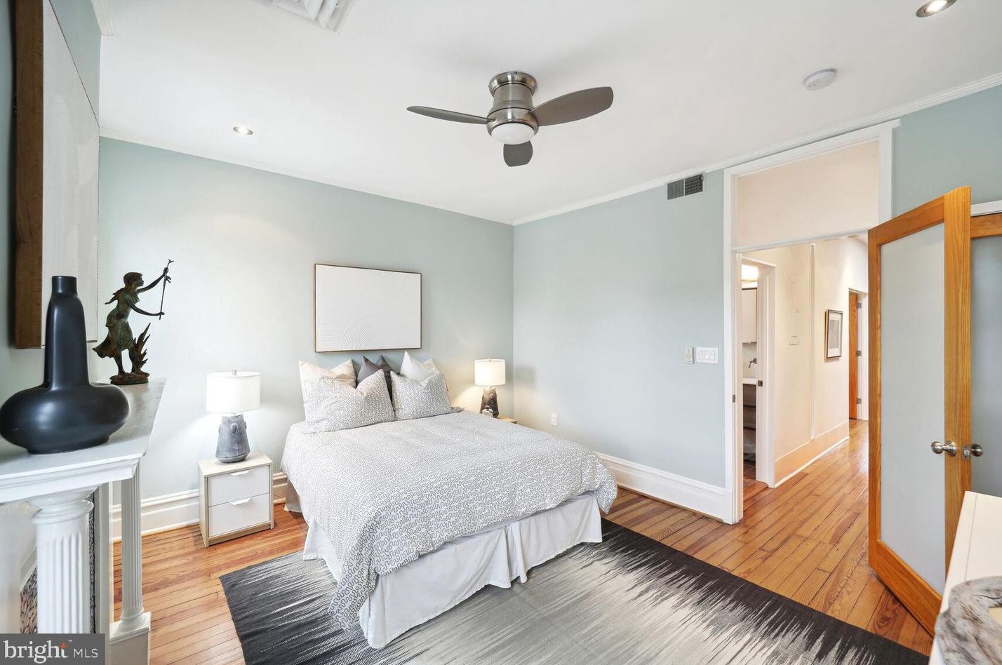 1849 Mintwood Pl, Washington DC 20009-1984 exterior