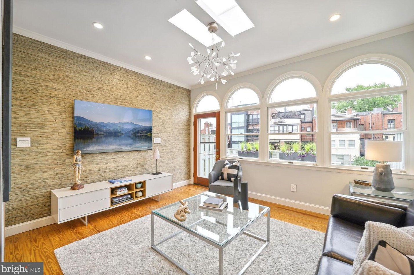 1849 Mintwood Pl, Washington DC 20009-1984 exterior