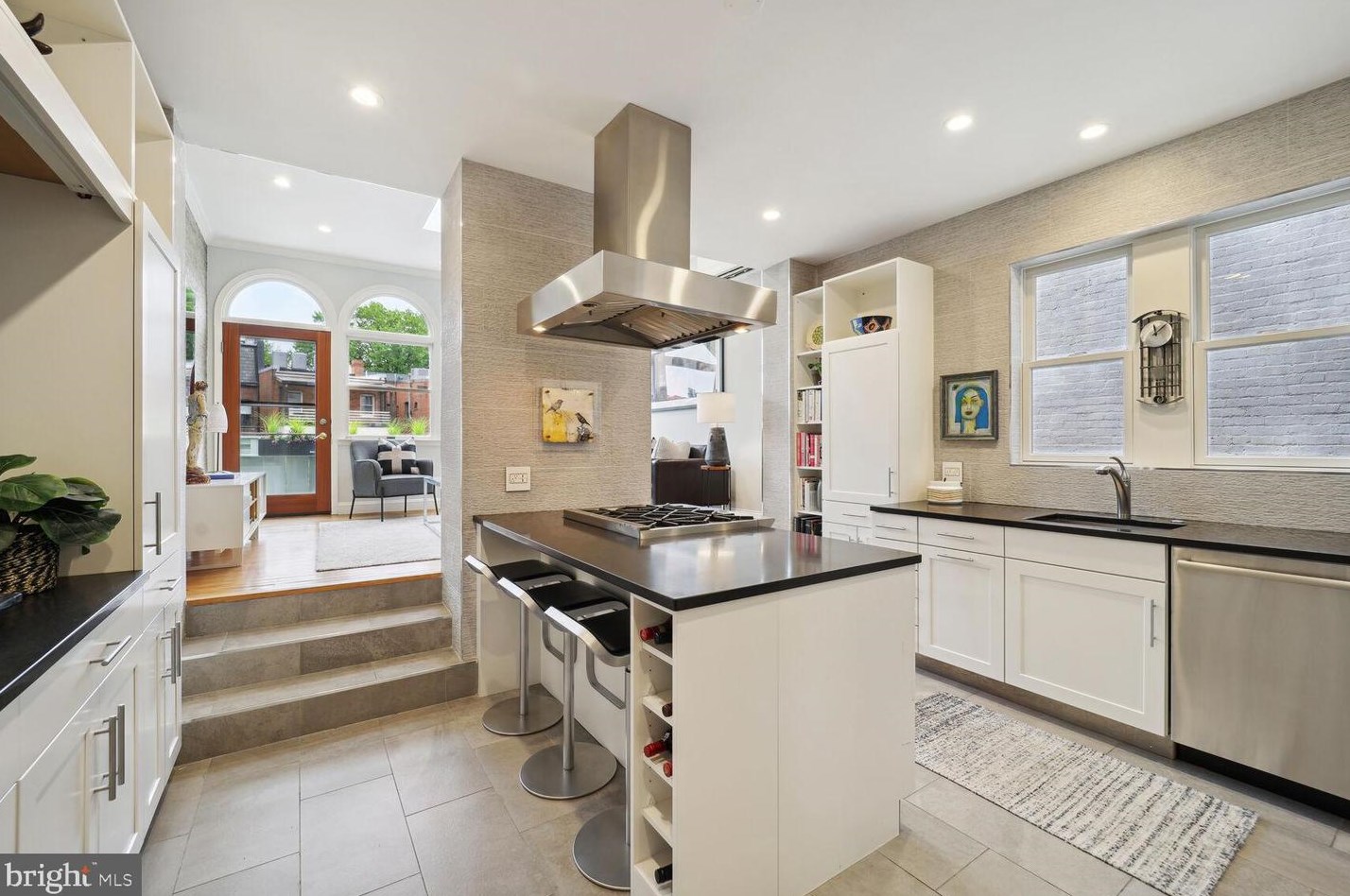 1849 Mintwood Pl, Washington DC 20009-1984 exterior