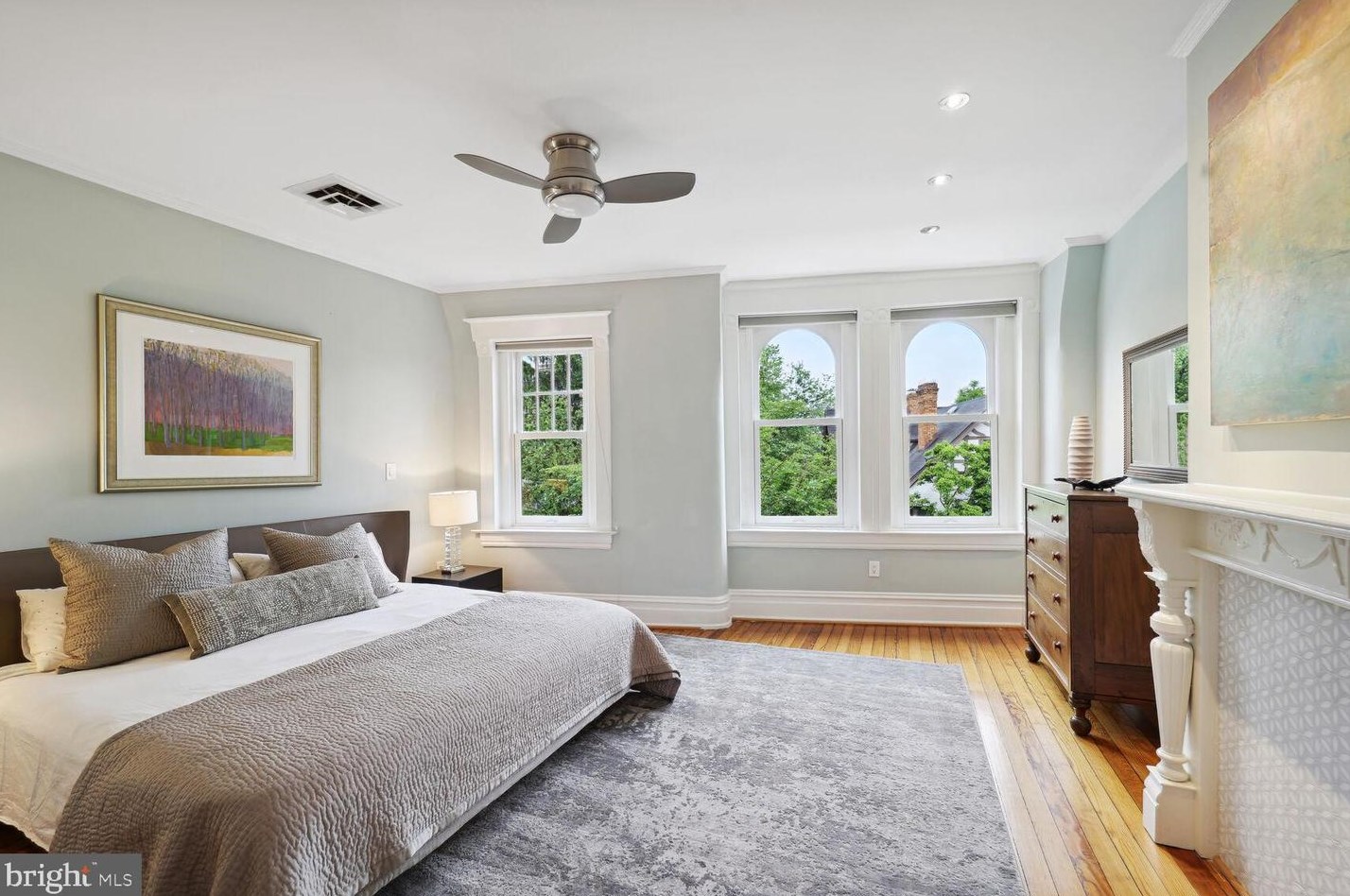 1849 Mintwood Pl, Washington DC 20009-1984 exterior