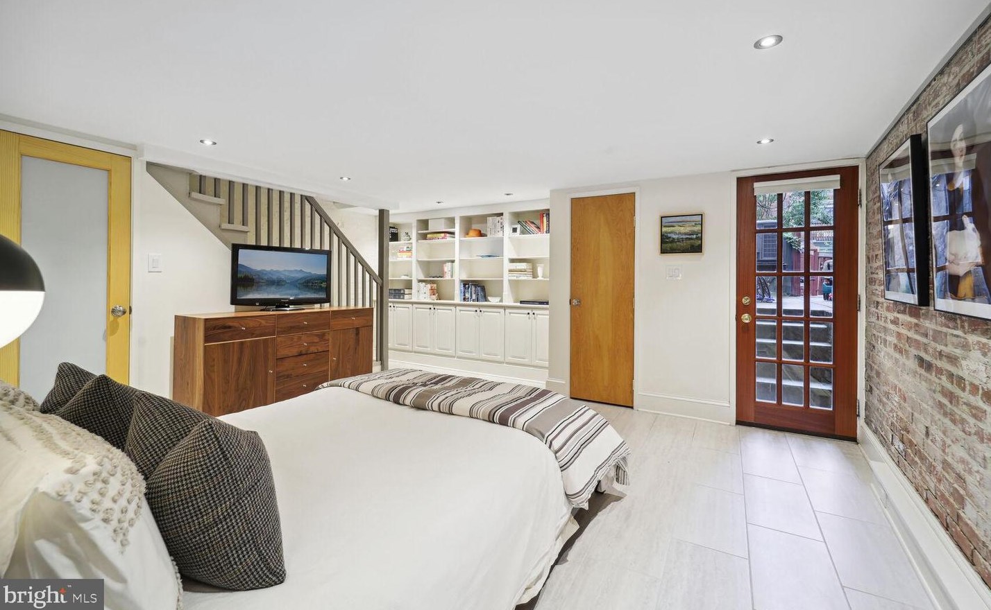 1849 Mintwood Pl, Washington DC 20009-1984 exterior