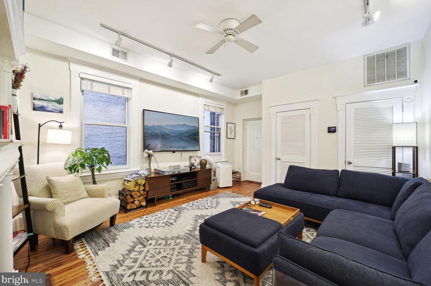 1849 Mintwood Pl, Washington DC 20009-1984 exterior