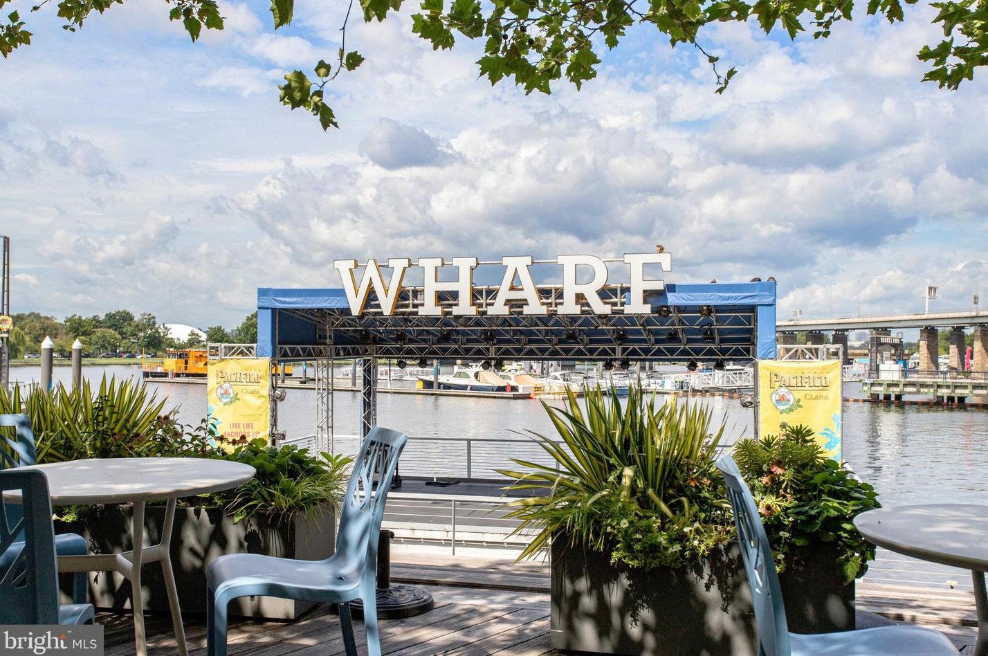 1332 Half St, Washington DC 20024-4112 exterior