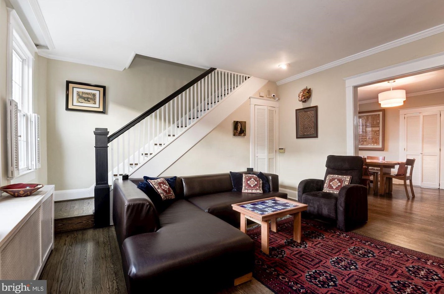 2113 37th St, Washington DC  20007-2249 exterior