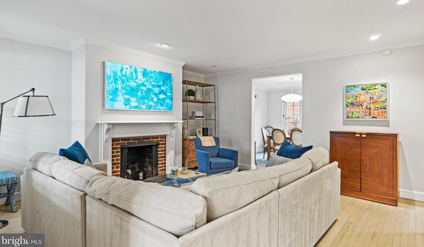 1667 34th St, Washington DC  20007-2742 exterior